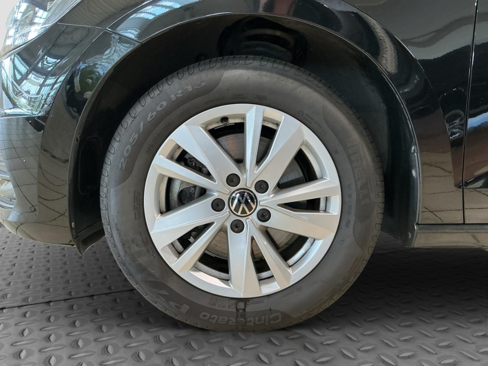 Volkswagen Touran – Bild 9