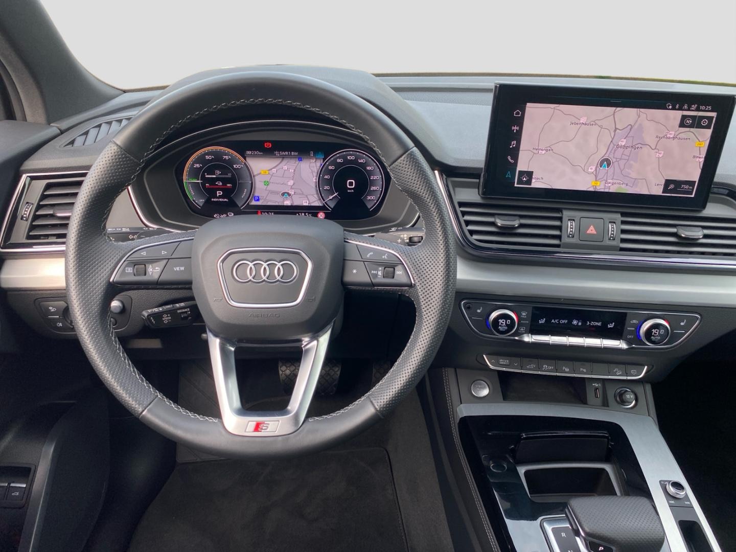 Bild über Audi Q5 TFSI e S line 50 TFSI e quattro S tronic - für weitere Informationen kontaktieren Sie den Audi Partner