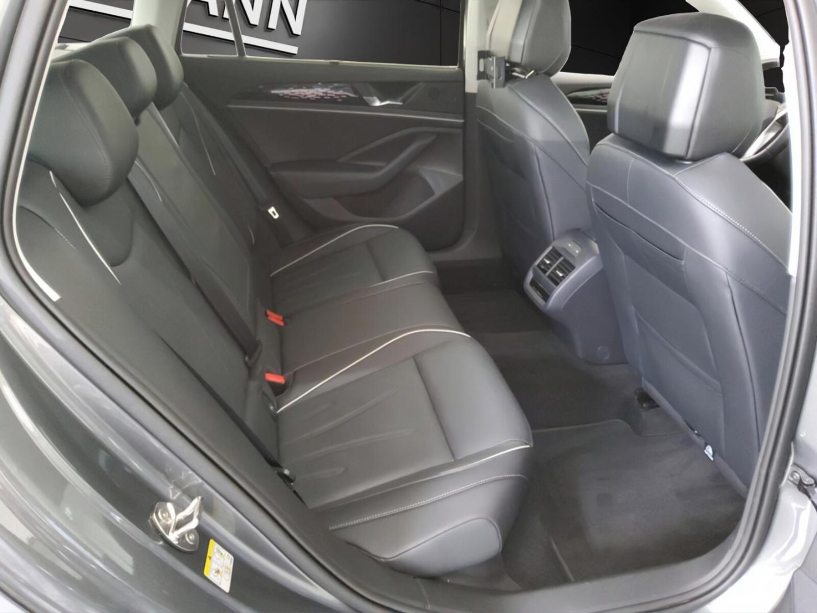 Volkswagen Passat – Bild 7