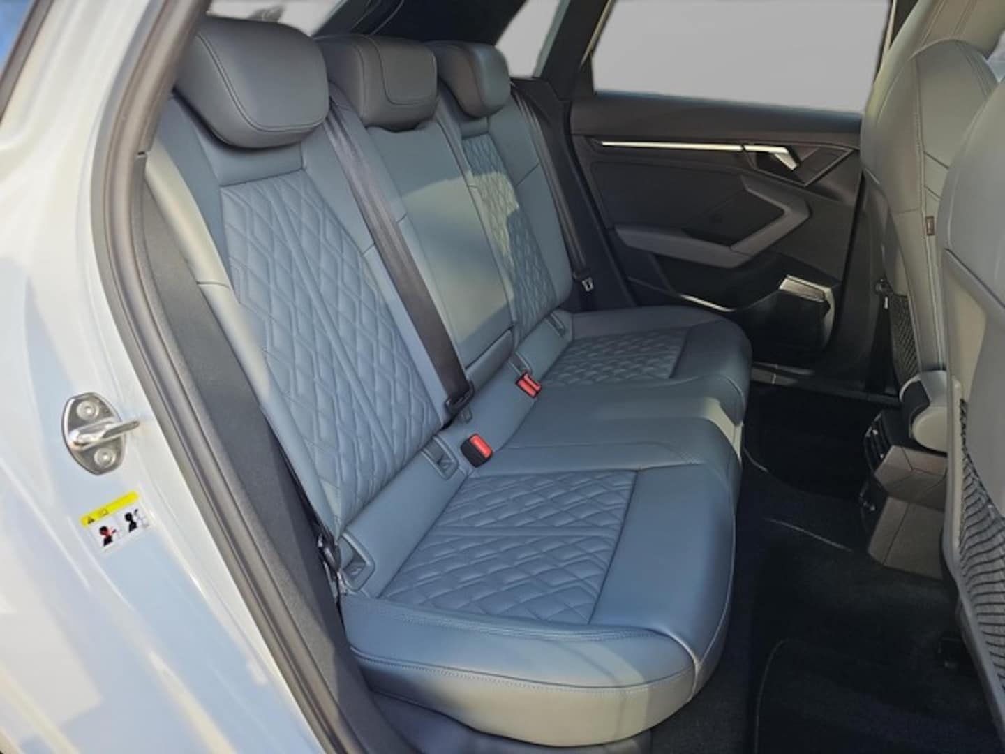 Bild über Audi A3 Sportback S line 40 TFSI quattro S tronic - für weitere Informationen kontaktieren Sie den Audi Partner