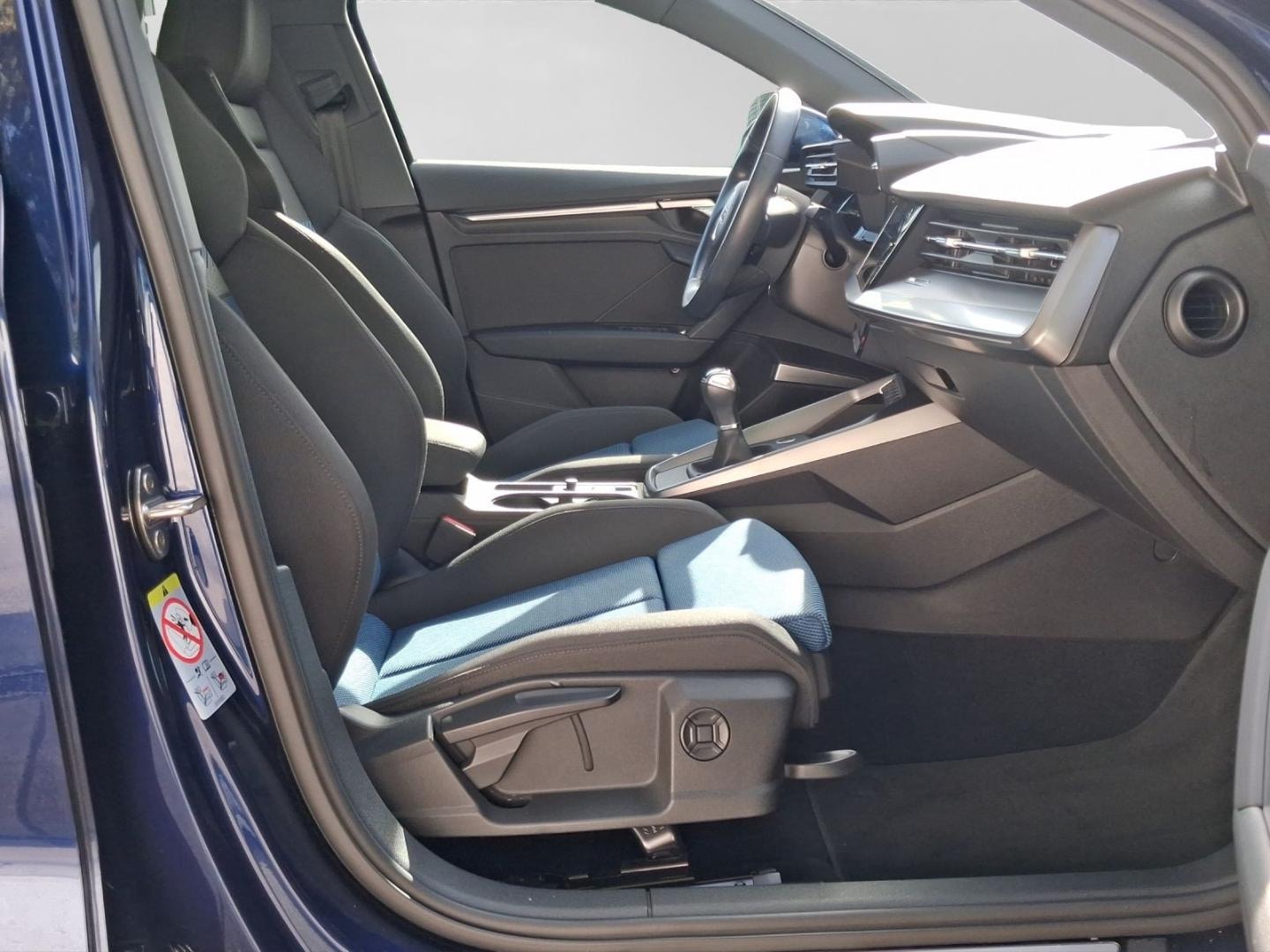Bild über Audi A3 Sportback S line 35 TFSI Schaltgetriebe - für weitere Informationen kontaktieren Sie den Audi Partner