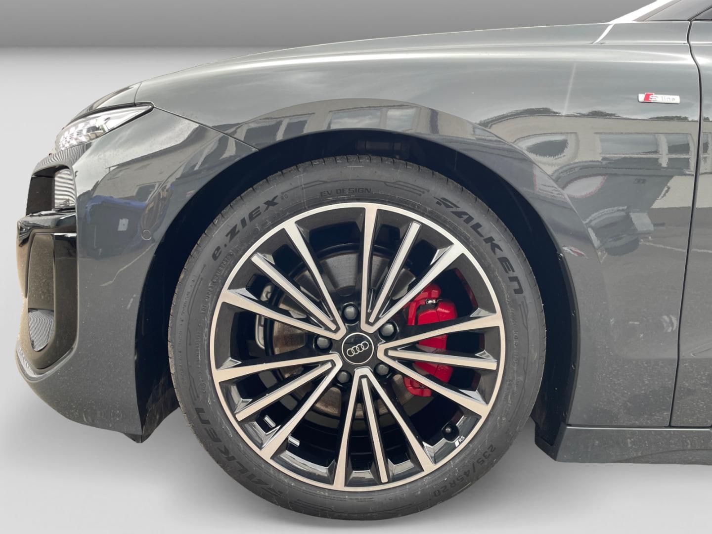 Bild über Audi A6 Avant e-tron e-tron - für weitere Informationen kontaktieren Sie den Audi Partner