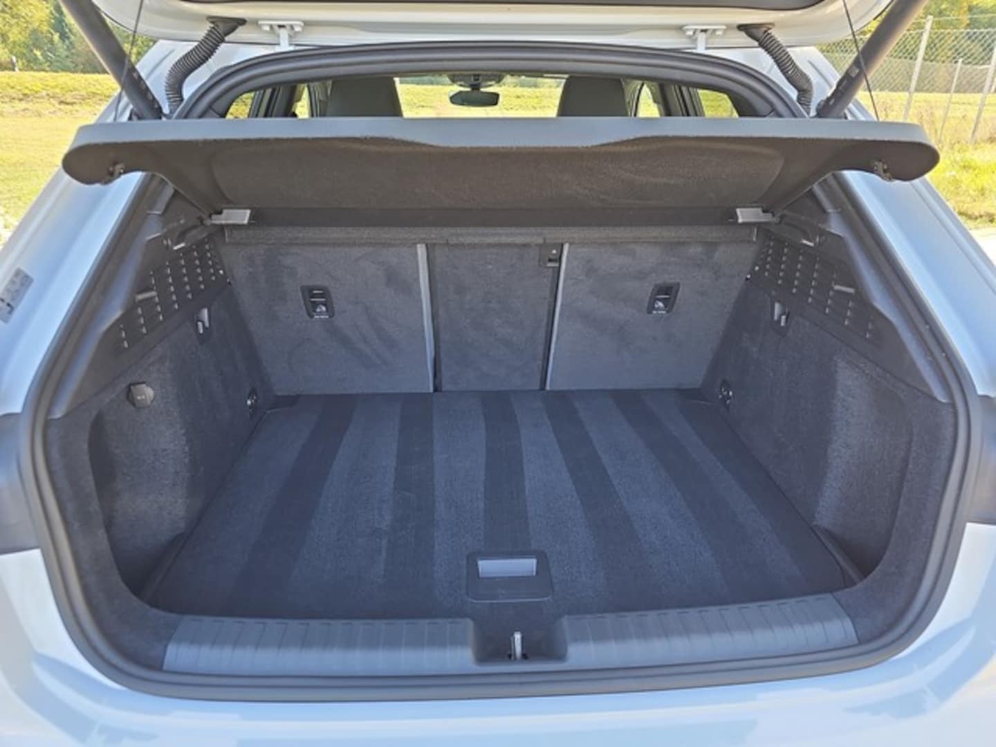 Bild über Audi A3 Sportback S line 40 TFSI quattro S tronic - für weitere Informationen kontaktieren Sie den Audi Partner