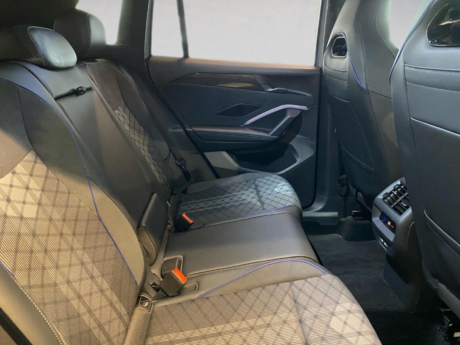 Volkswagen Tiguan – Bild 11
