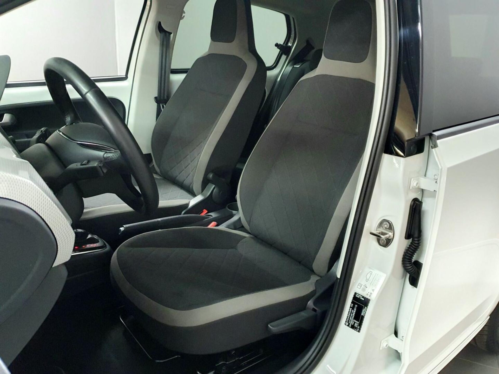 Volkswagen e-up! Style "Plus"