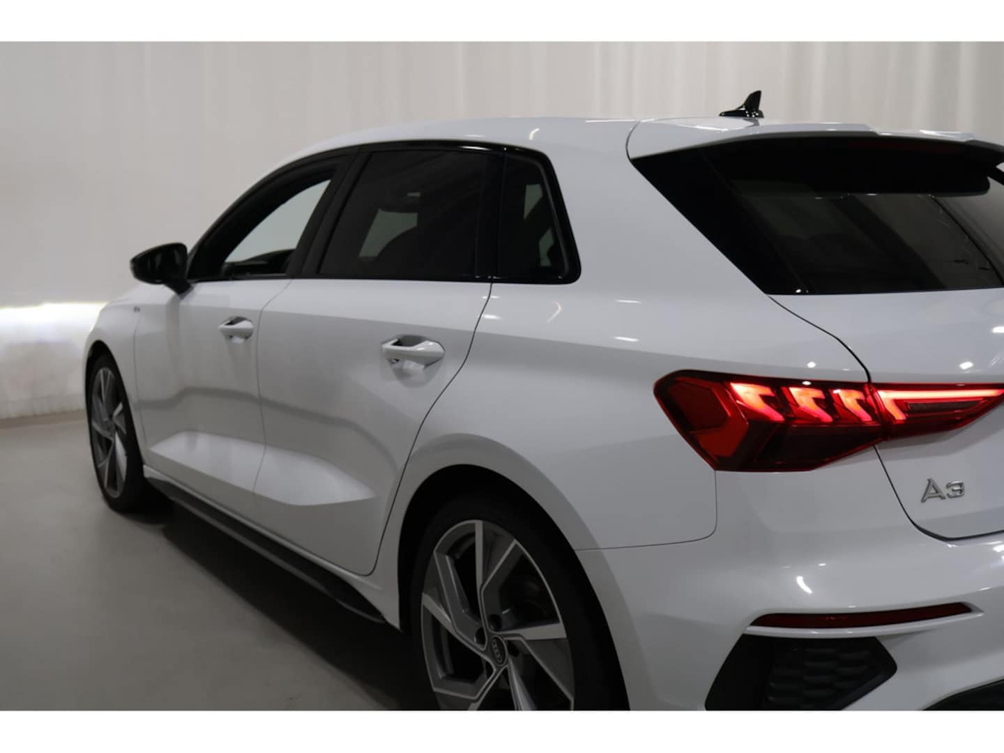 Bild über Audi A3 Sportback S line 35 TDI S tronic - für weitere Informationen kontaktieren Sie den Audi Partner