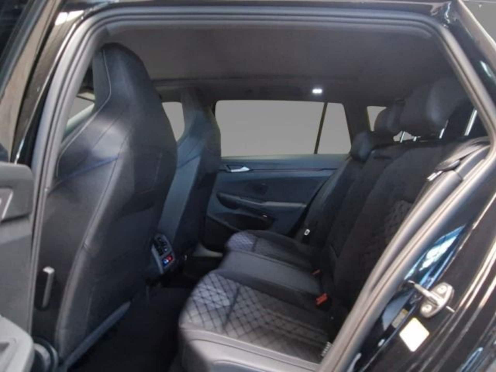 Volkswagen Golf Variant R-Line