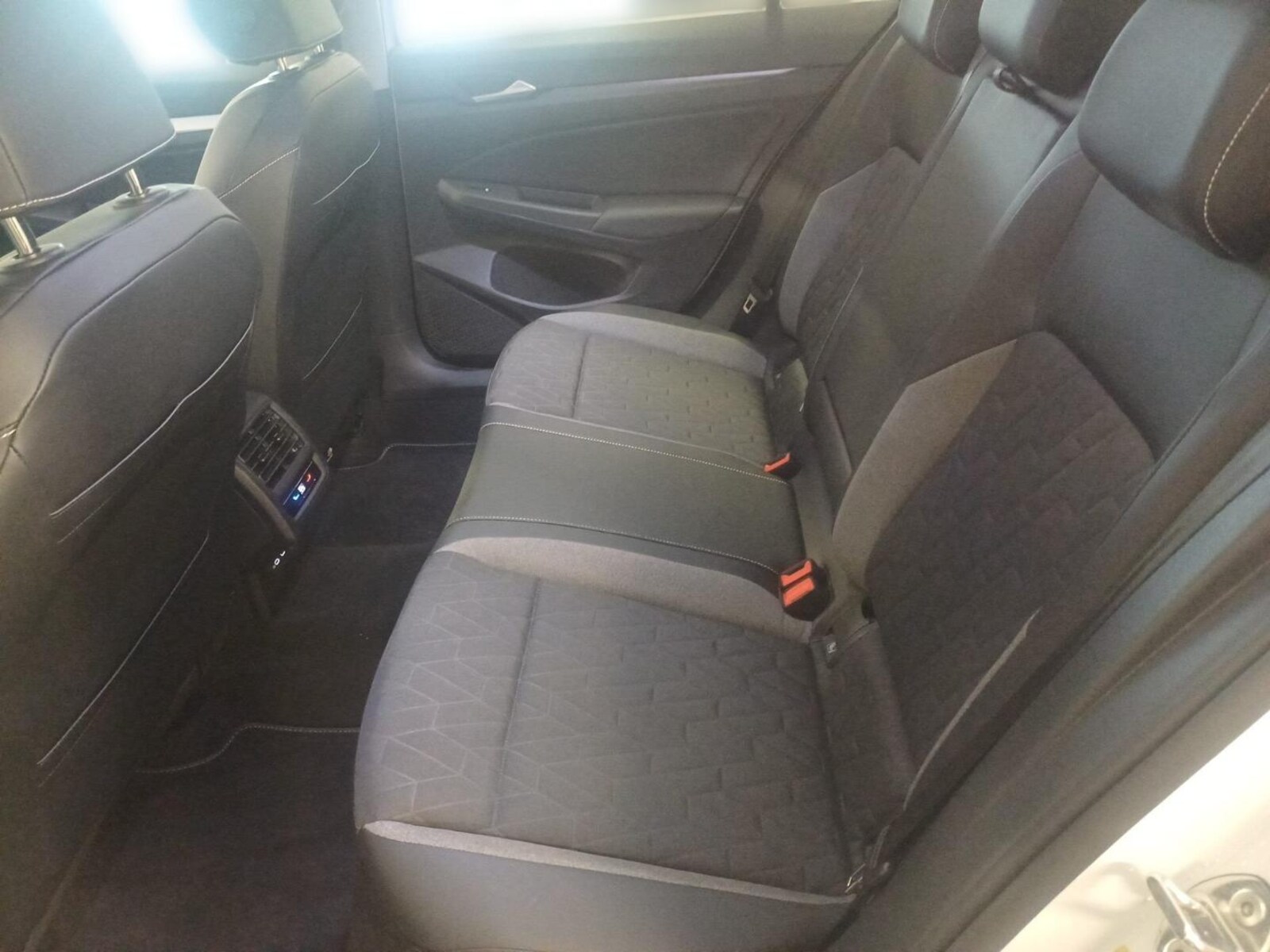 Volkswagen Golf Variant – Bild 9
