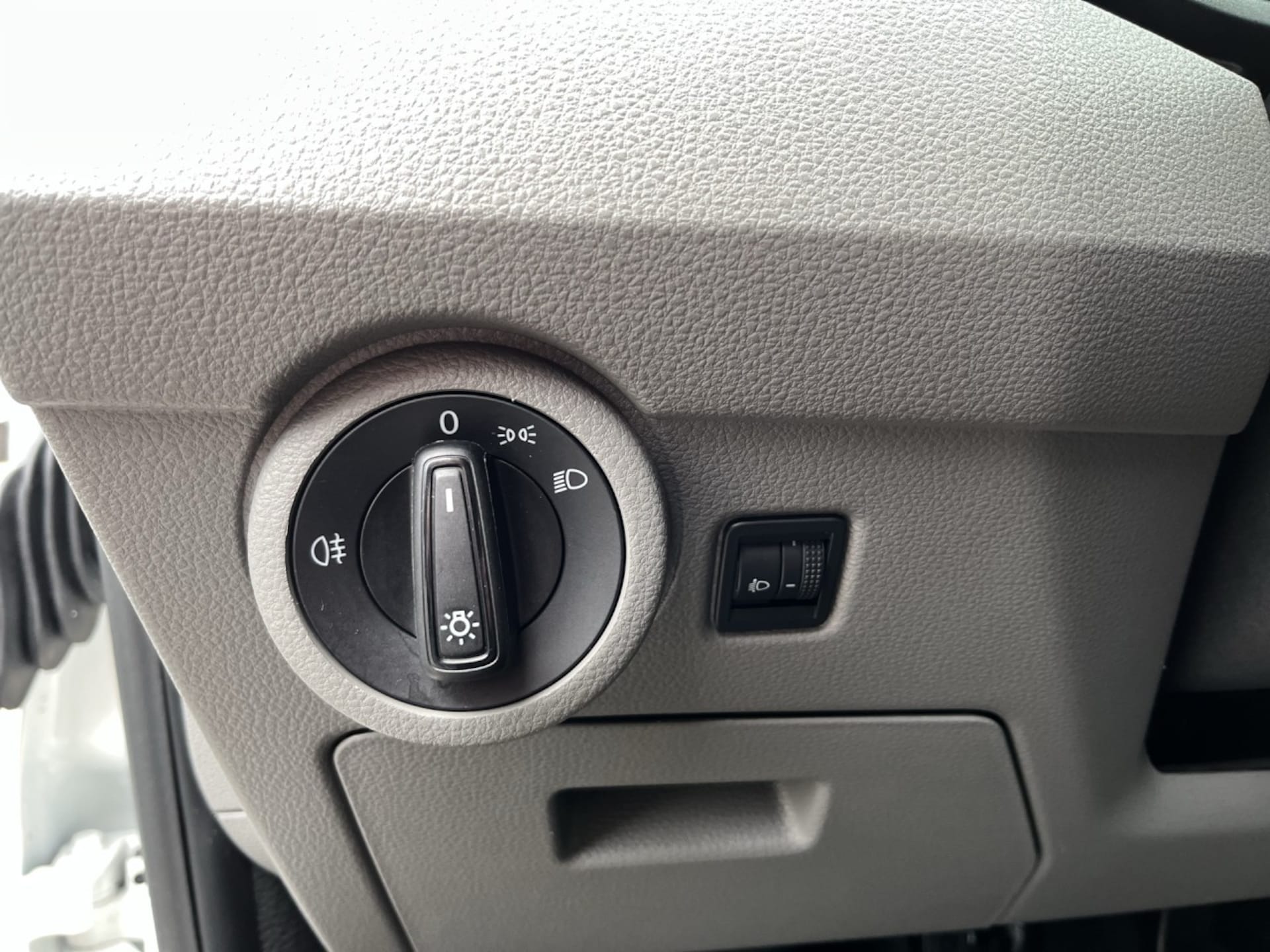 Volkswagen T6.1 Transporter Kasten langer Radstand