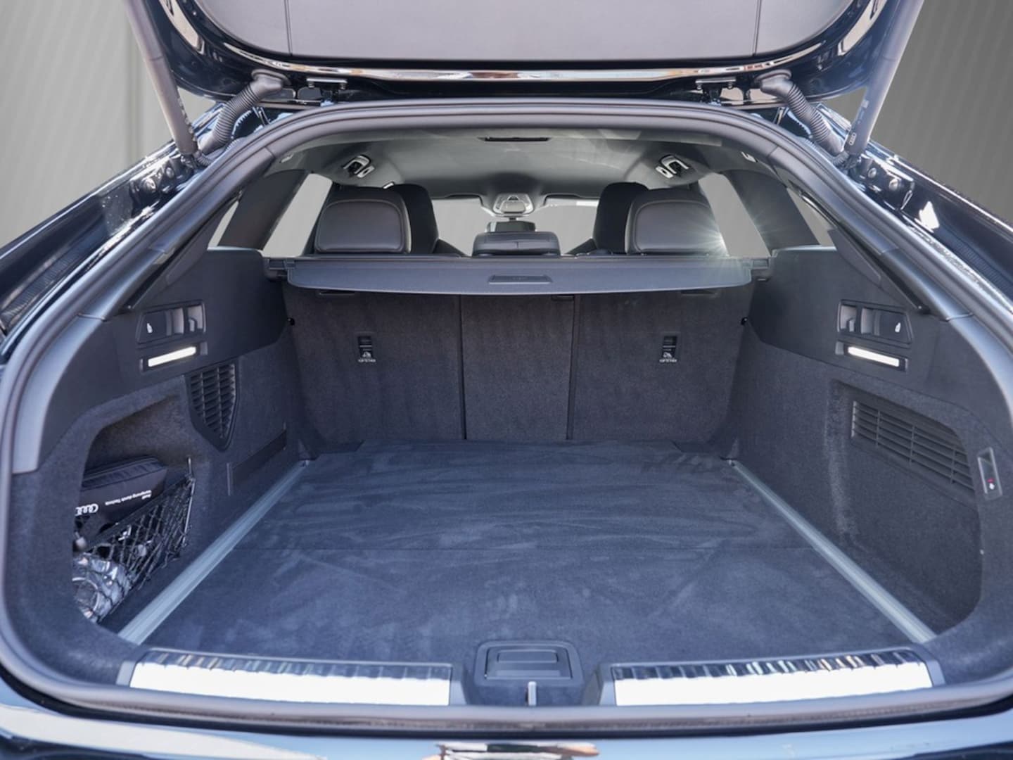 Bild über Audi A6 Avant TFSI quattro 270 kW S tronic - für weitere Informationen kontaktieren Sie den Audi Partner
