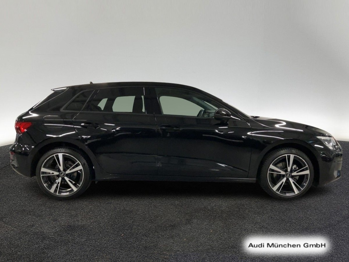 Bild über Audi A3 Sportback 30 TFSI S tronic - für weitere Informationen kontaktieren Sie den Audi Partner