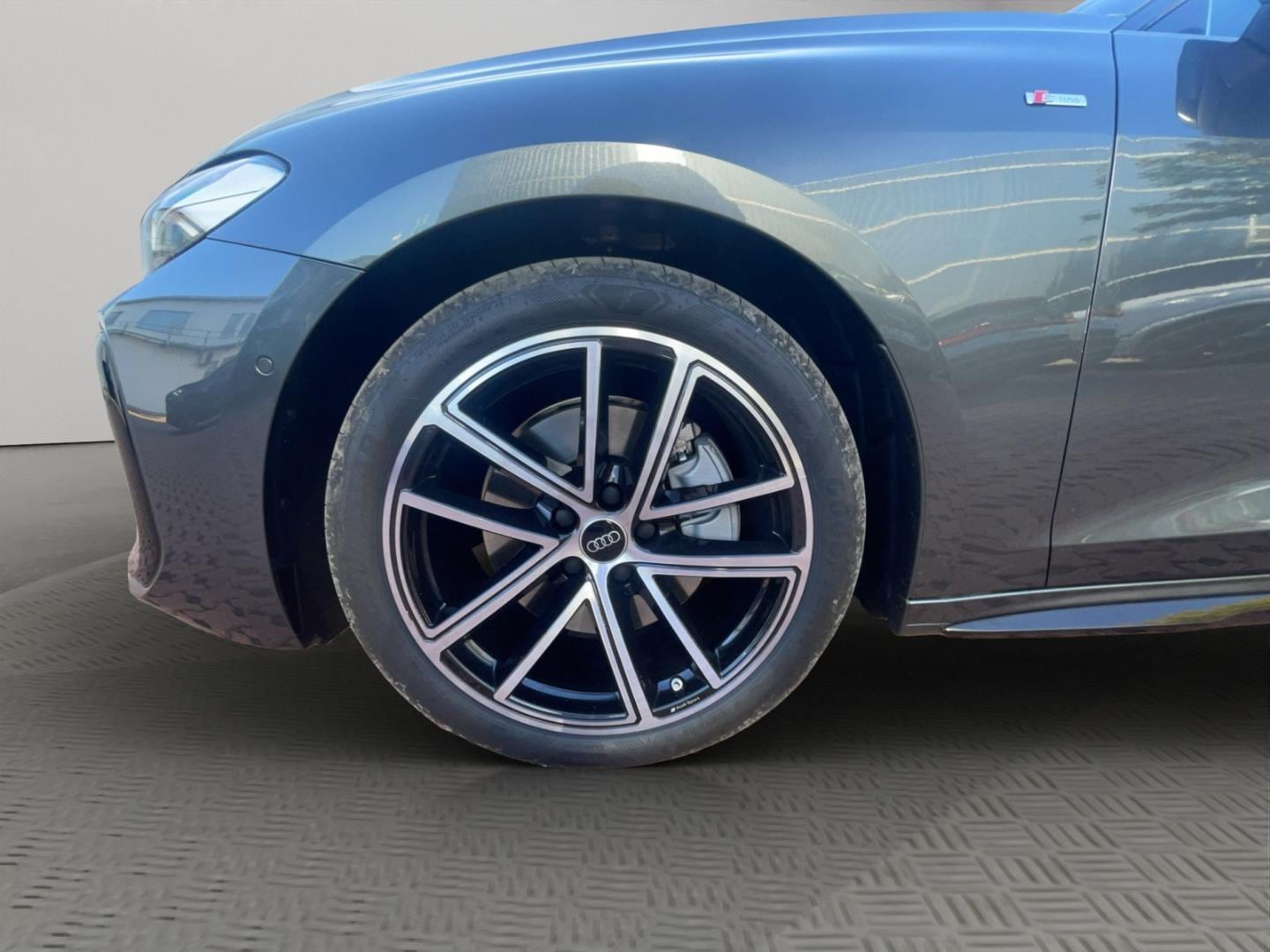 Bild über Audi A5 Avant TFSI 110 kW S tronic - für weitere Informationen kontaktieren Sie den Audi Partner