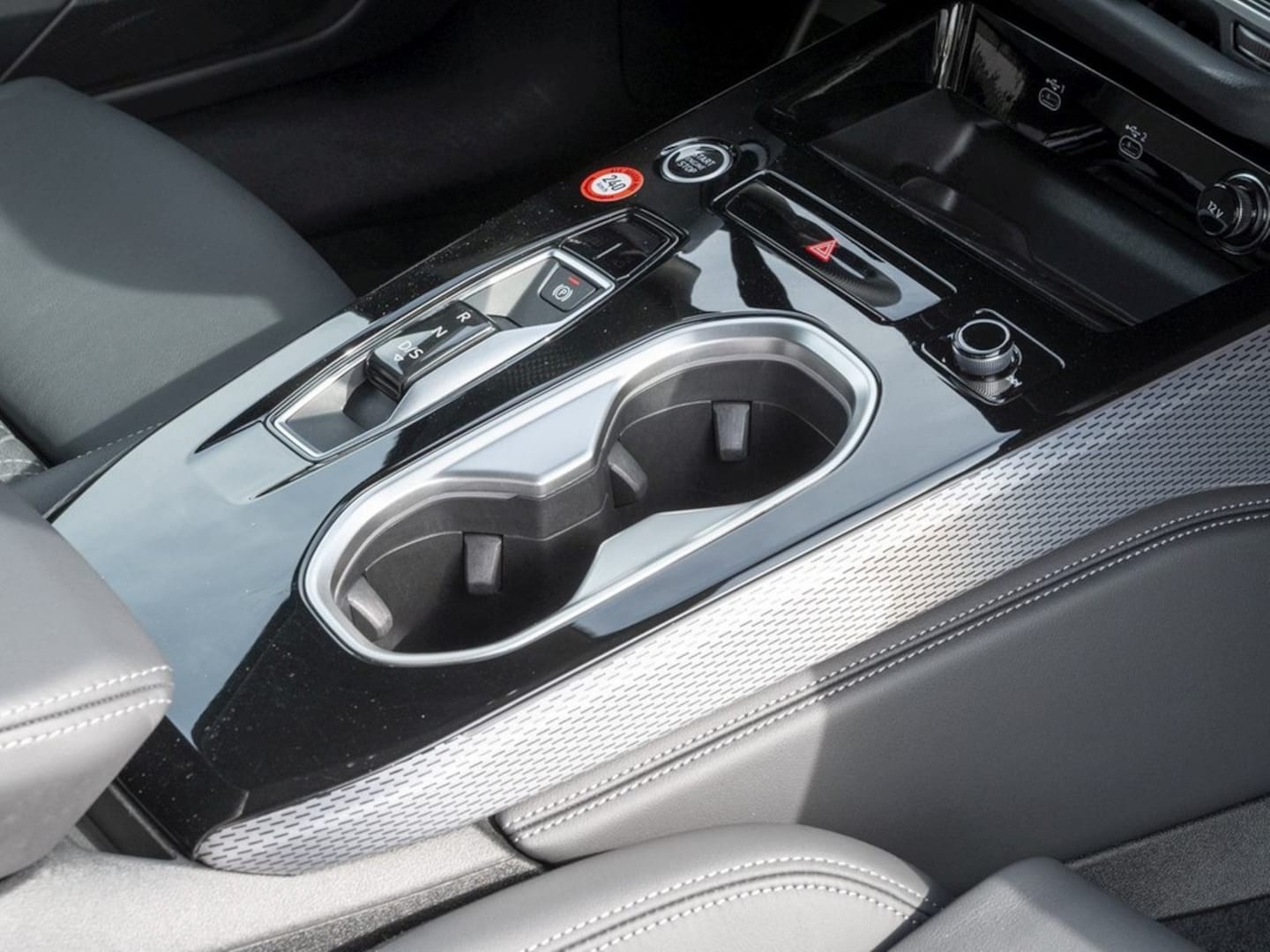Bild über Audi A6 Avant e-hybrid e-hybrid quattro 220 kW S tronic - für weitere Informationen kontaktieren Sie den Audi Partner