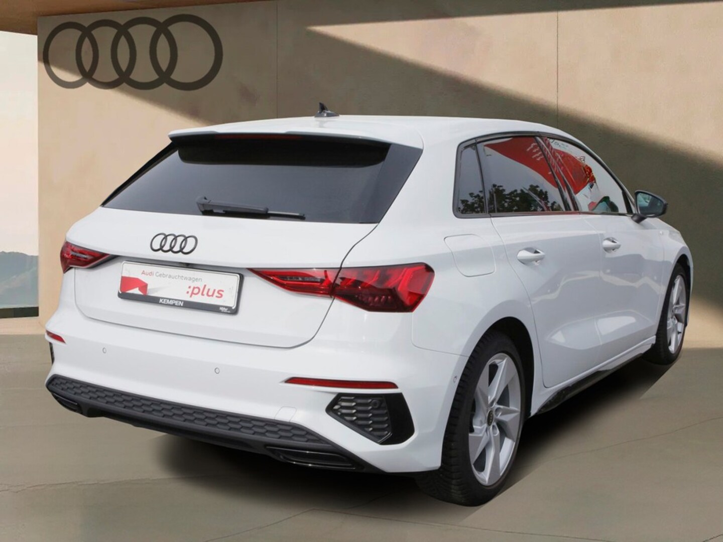 Bild über Audi A3 Sportback S line 35 TFSI Schaltgetriebe - für weitere Informationen kontaktieren Sie den Audi Partner