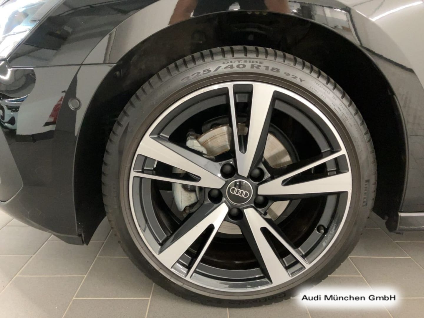 Bild über Audi A3 Sportback 30 TFSI S tronic - für weitere Informationen kontaktieren Sie den Audi Partner