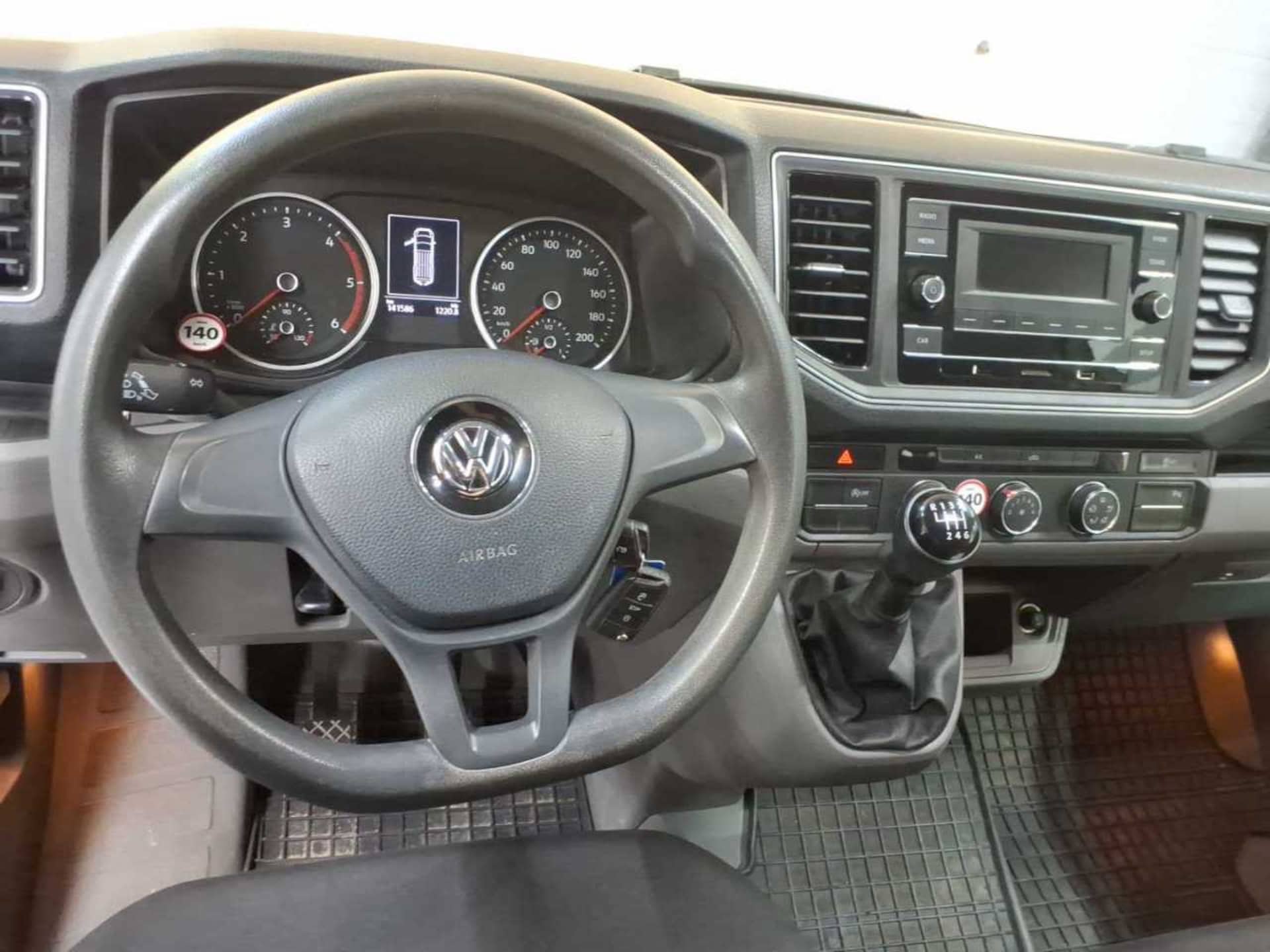 Volkswagen Crafter Kasten mittlerer Radstand