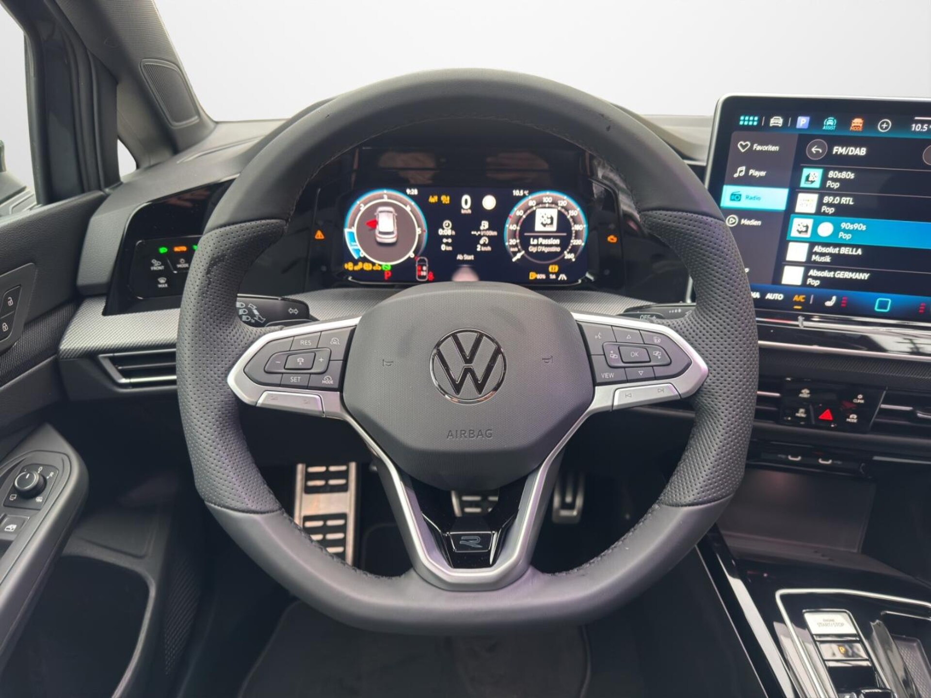 Volkswagen Golf R-Line