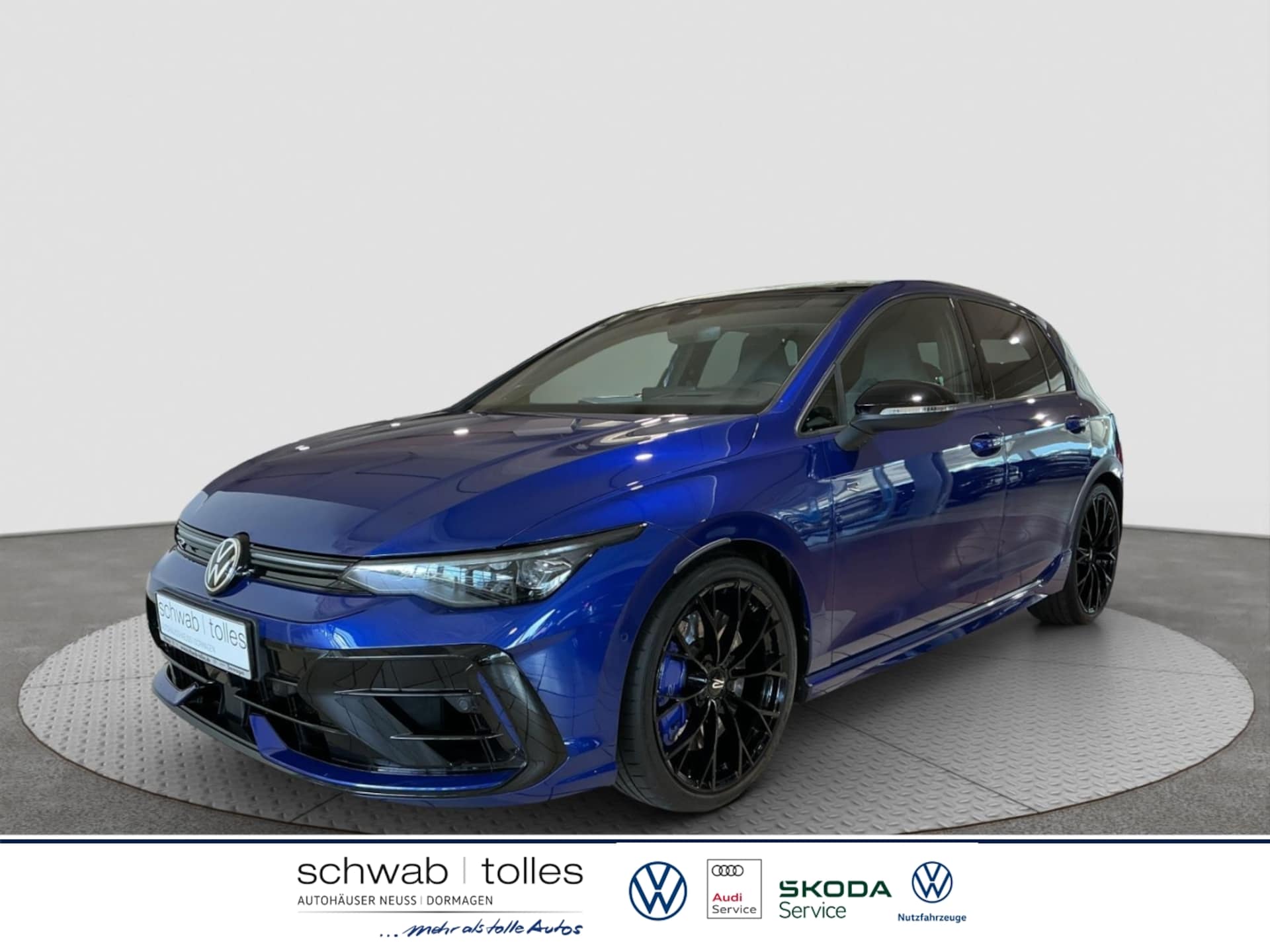 Volkswagen Golf — Volkswagen Golf VIII 2.0 TSI 7-DSG 4-Motion DCC HUD HarmanKardon