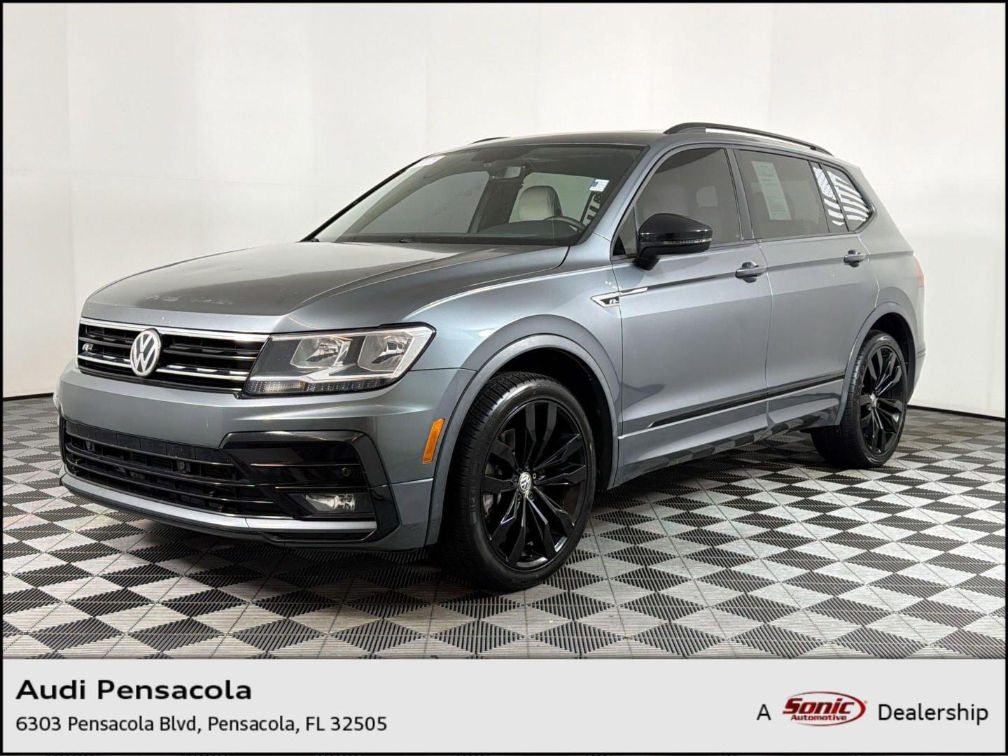 2021 Volkswagen Tiguan 2.0T SE R-Line Black's photo