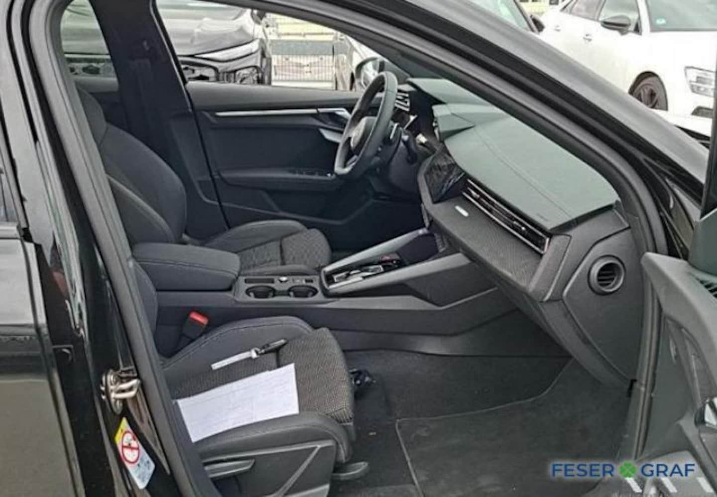 Bild über Audi S3 Limousine TFSI quattro S tronic - für weitere Informationen kontaktieren Sie den Audi Partner
