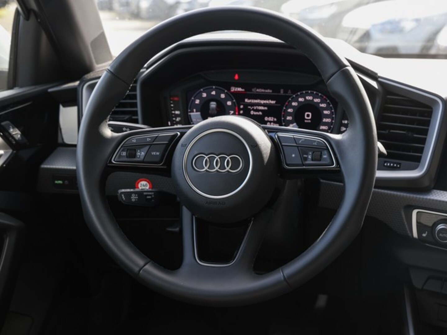 Bild über Audi A1 Sportback S line 35 TFSI S tronic - für weitere Informationen kontaktieren Sie den Audi Partner