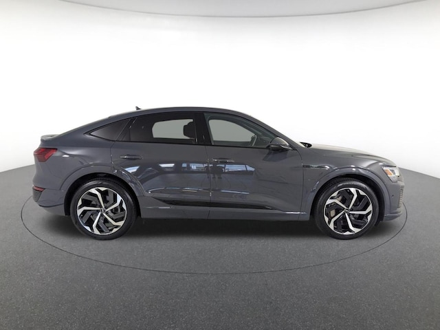 2024 Audi Q8 Sportback e-tron