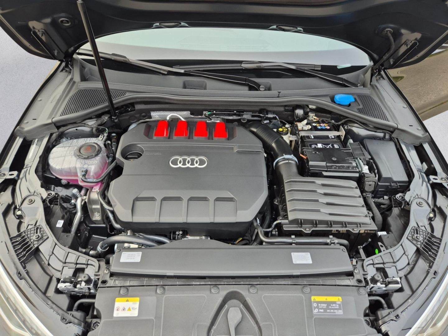 Bild über Audi S3 Sportback TFSI quattro S tronic - für weitere Informationen kontaktieren Sie den Audi Partner