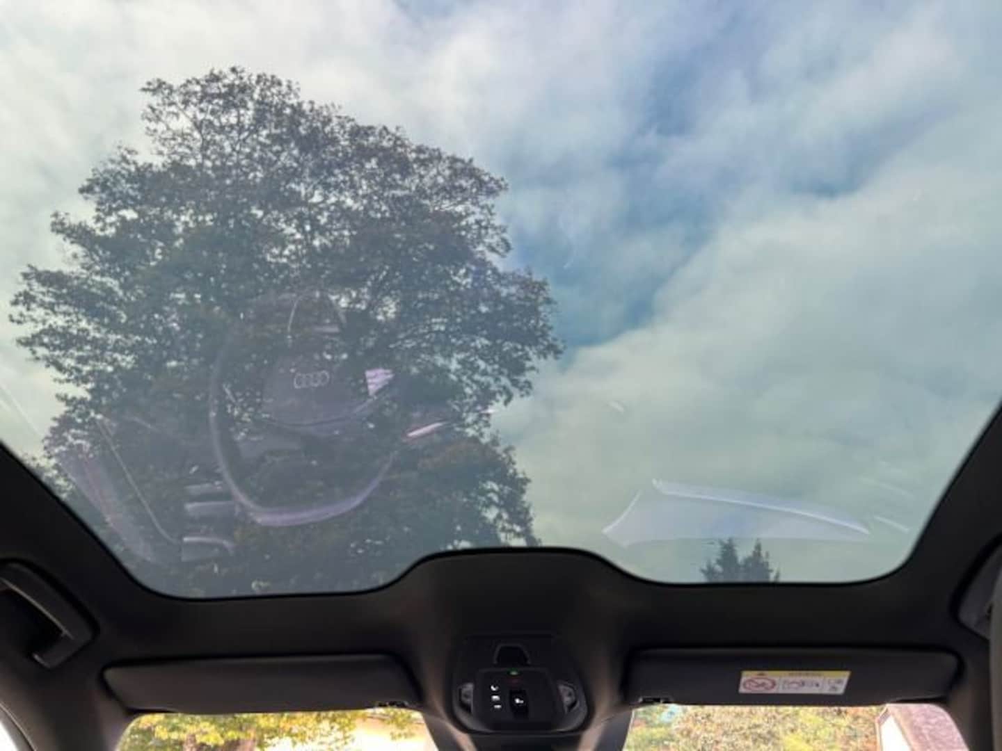 Bild über Audi A6 Avant TFSI quattro 270 kW S tronic - für weitere Informationen kontaktieren Sie den Audi Partner