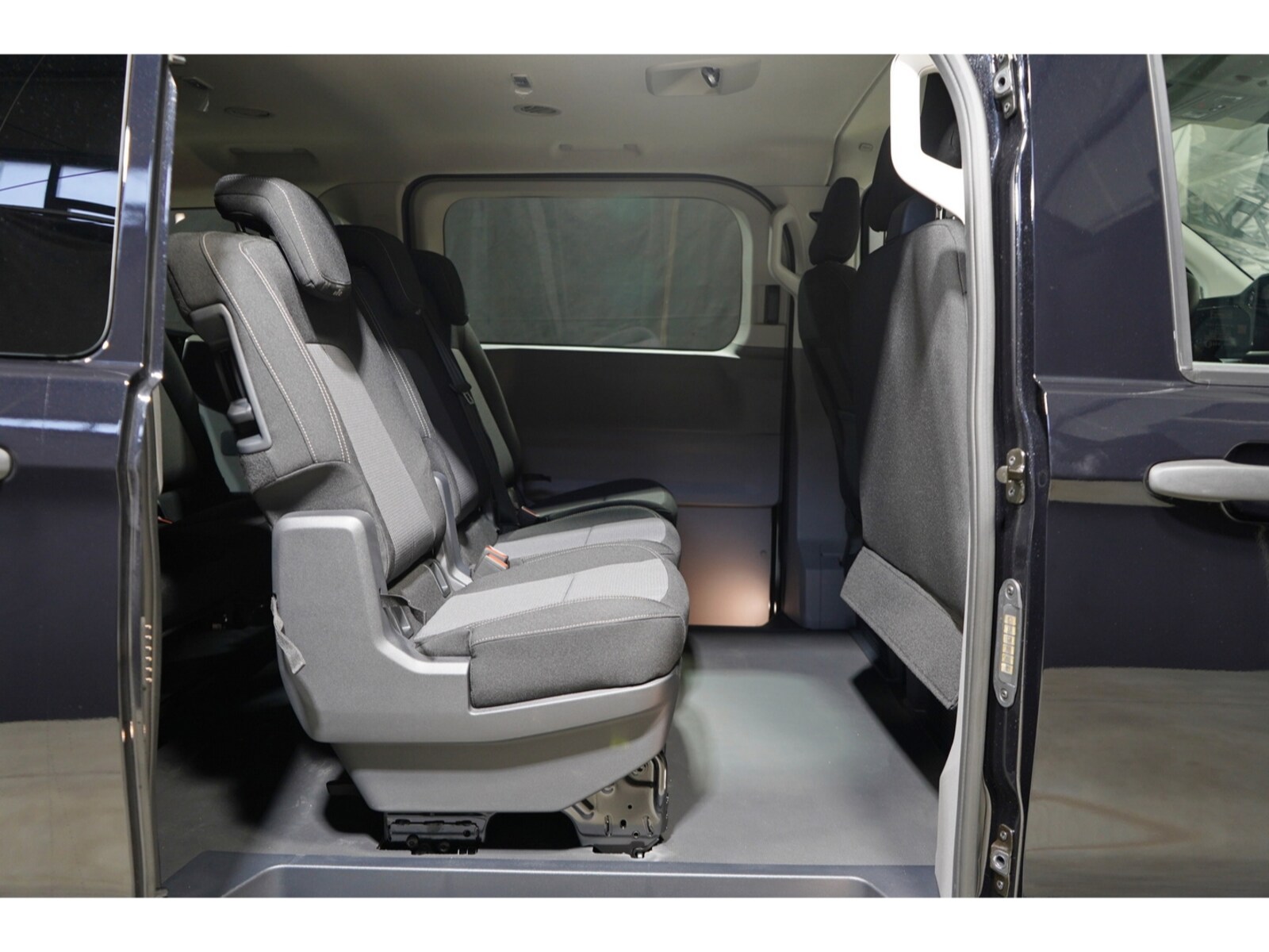 Volkswagen Transporter Kombi kurzer Radstand – Bild 10