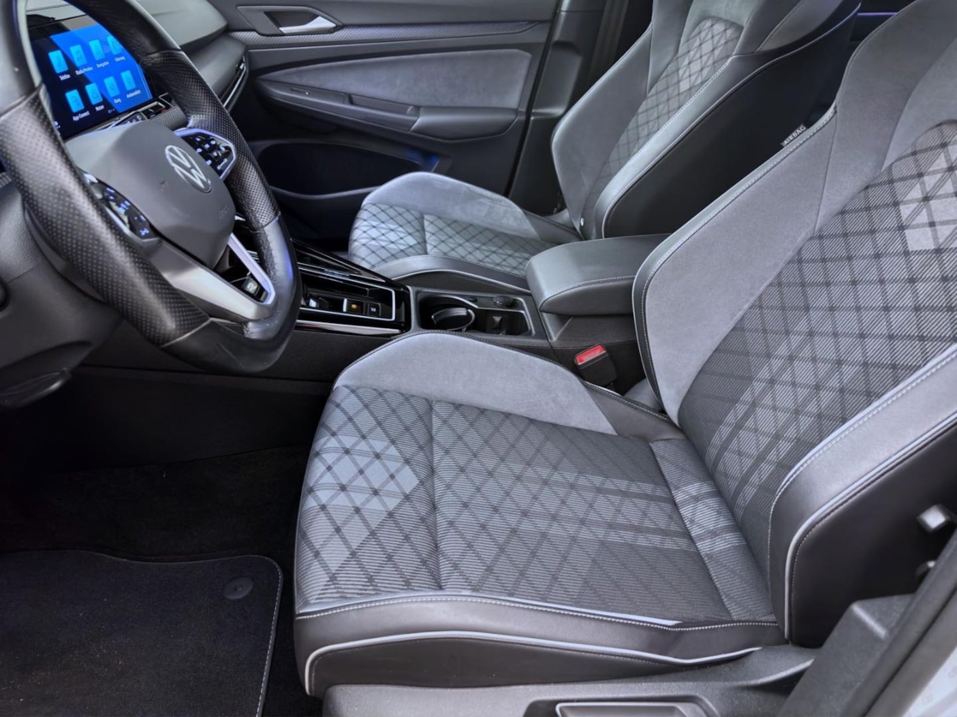 Volkswagen Golf R-Line
