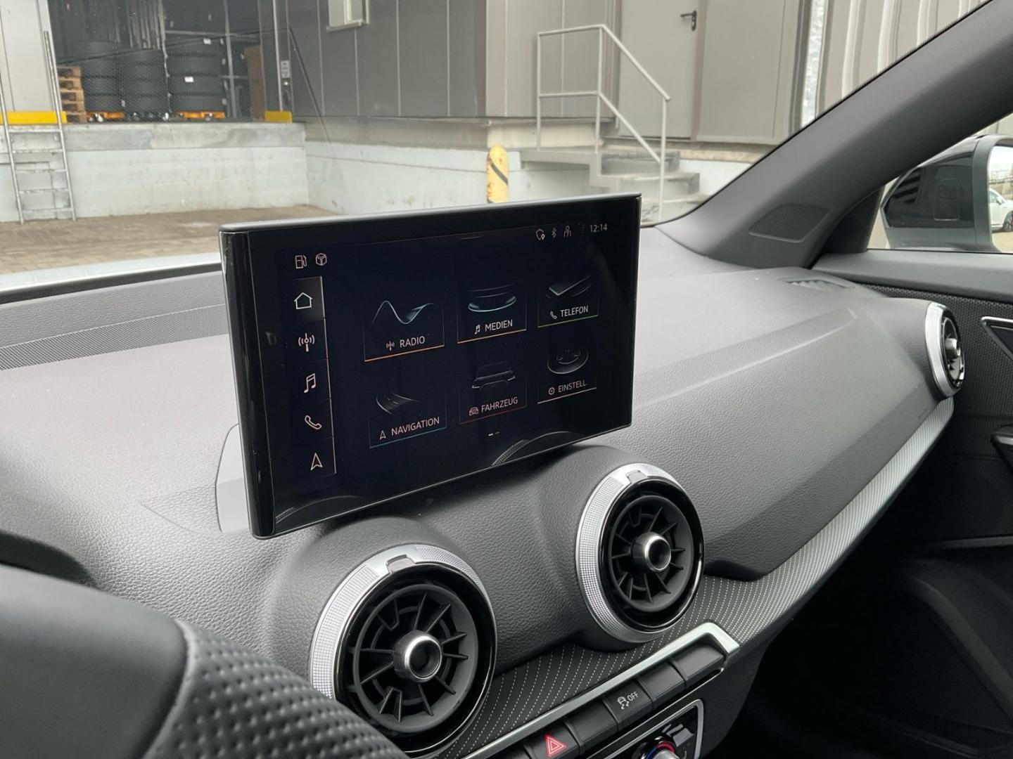 Bild über Audi Q2 S line 35 TFSI S tronic - für weitere Informationen kontaktieren Sie den Audi Partner