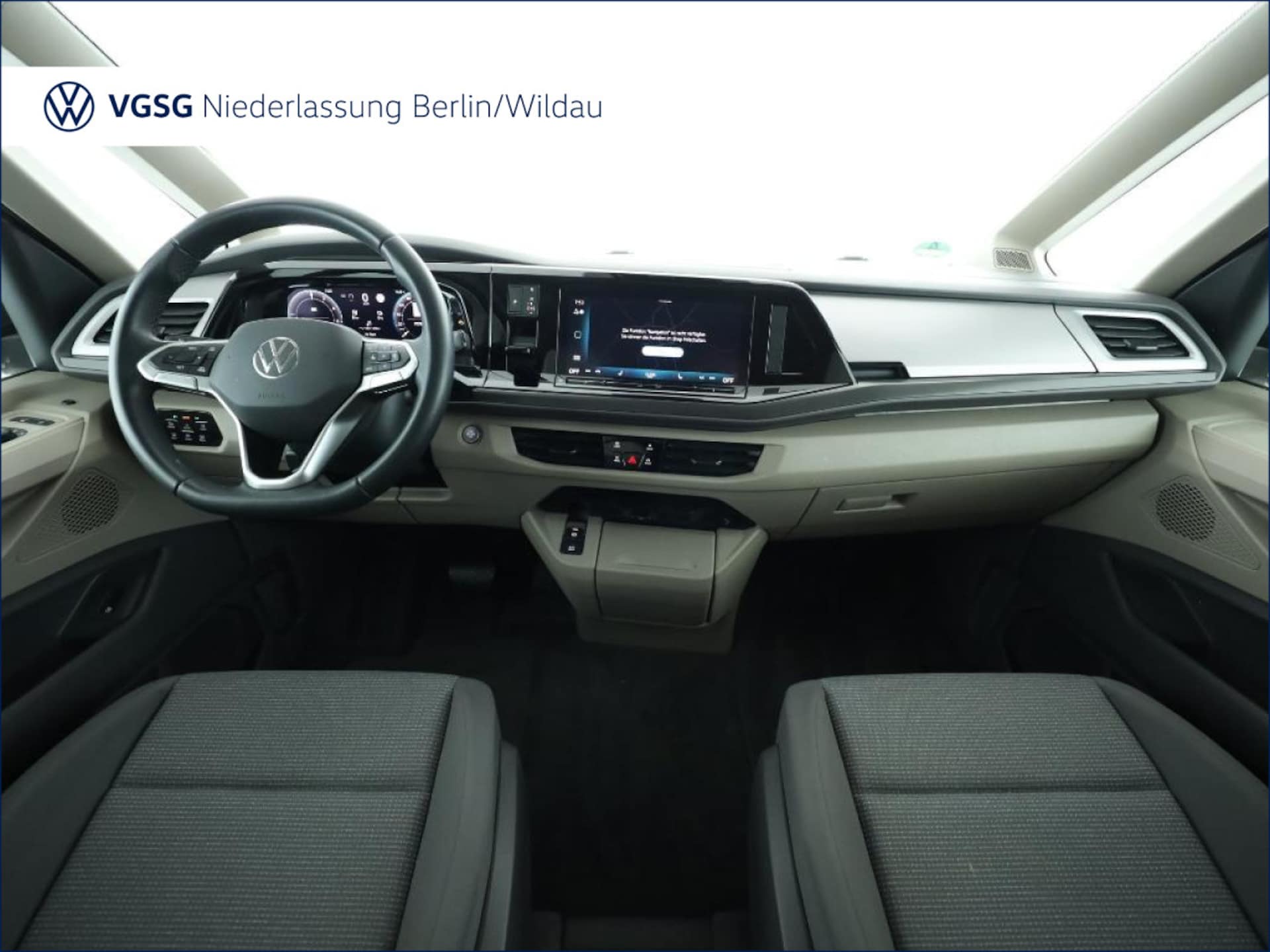 Volkswagen Multivan Langversion Basis-Modell