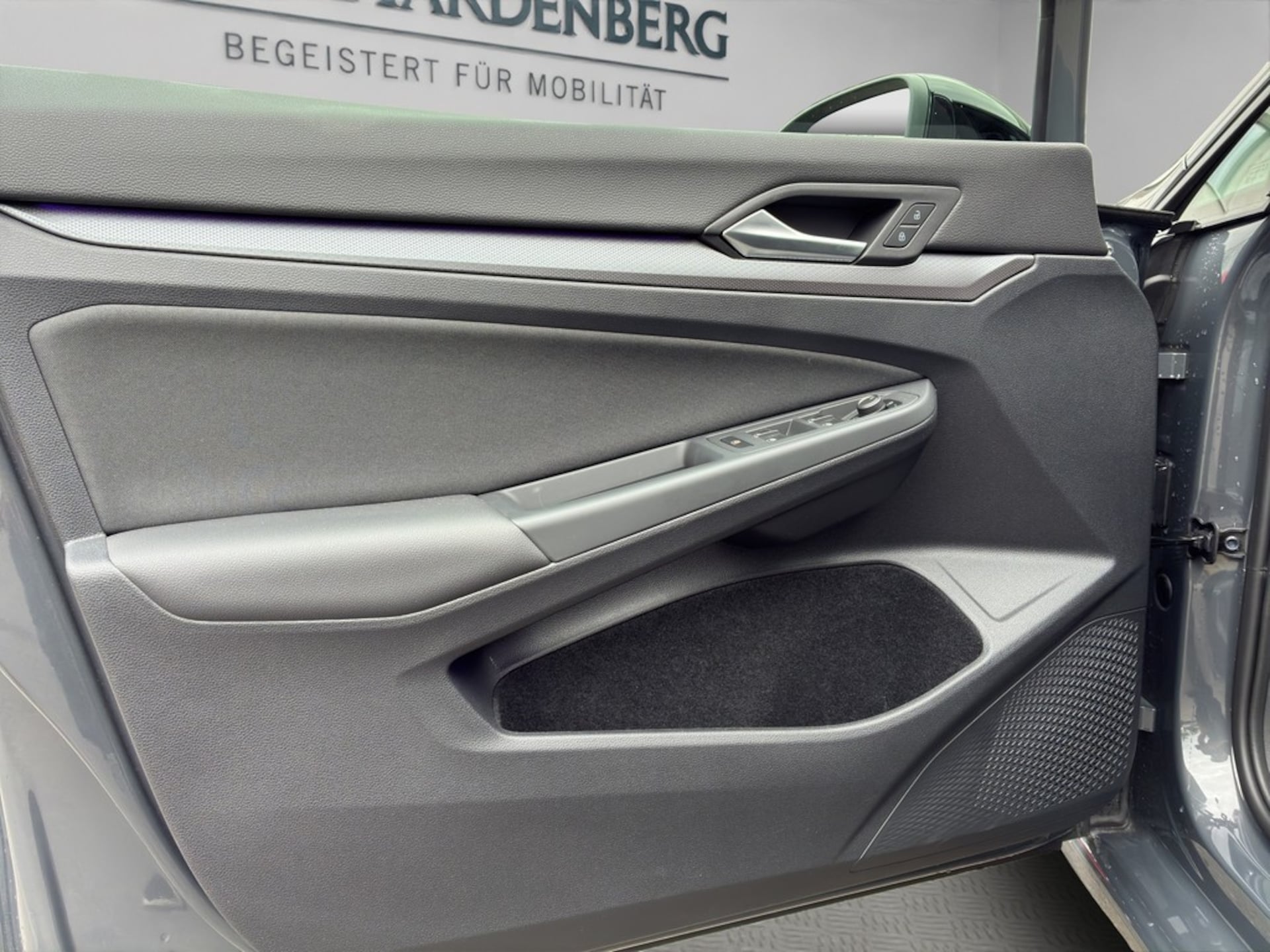 Volkswagen Golf Active
