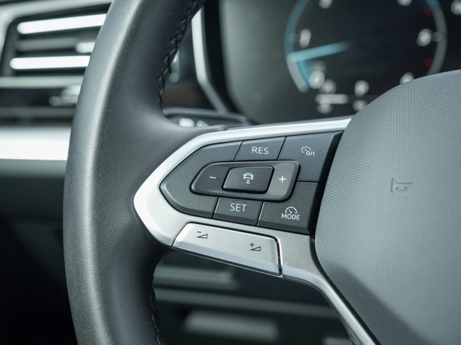 Volkswagen Touareg – Bild 16