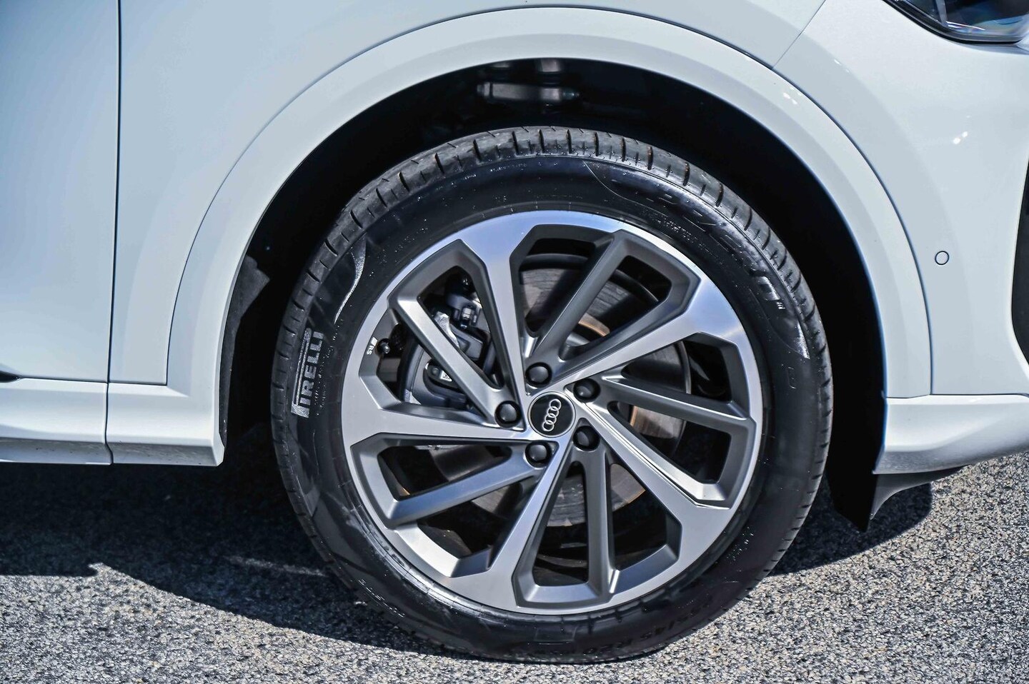 Image about Audi Q5 SUV TDI quattro 150 kW sport