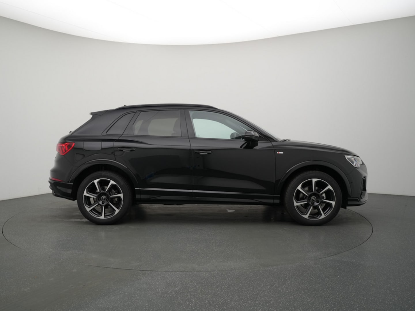 Bild über Audi Q3 TFSI 110 kW S tronic - für weitere Informationen kontaktieren Sie den Audi Partner