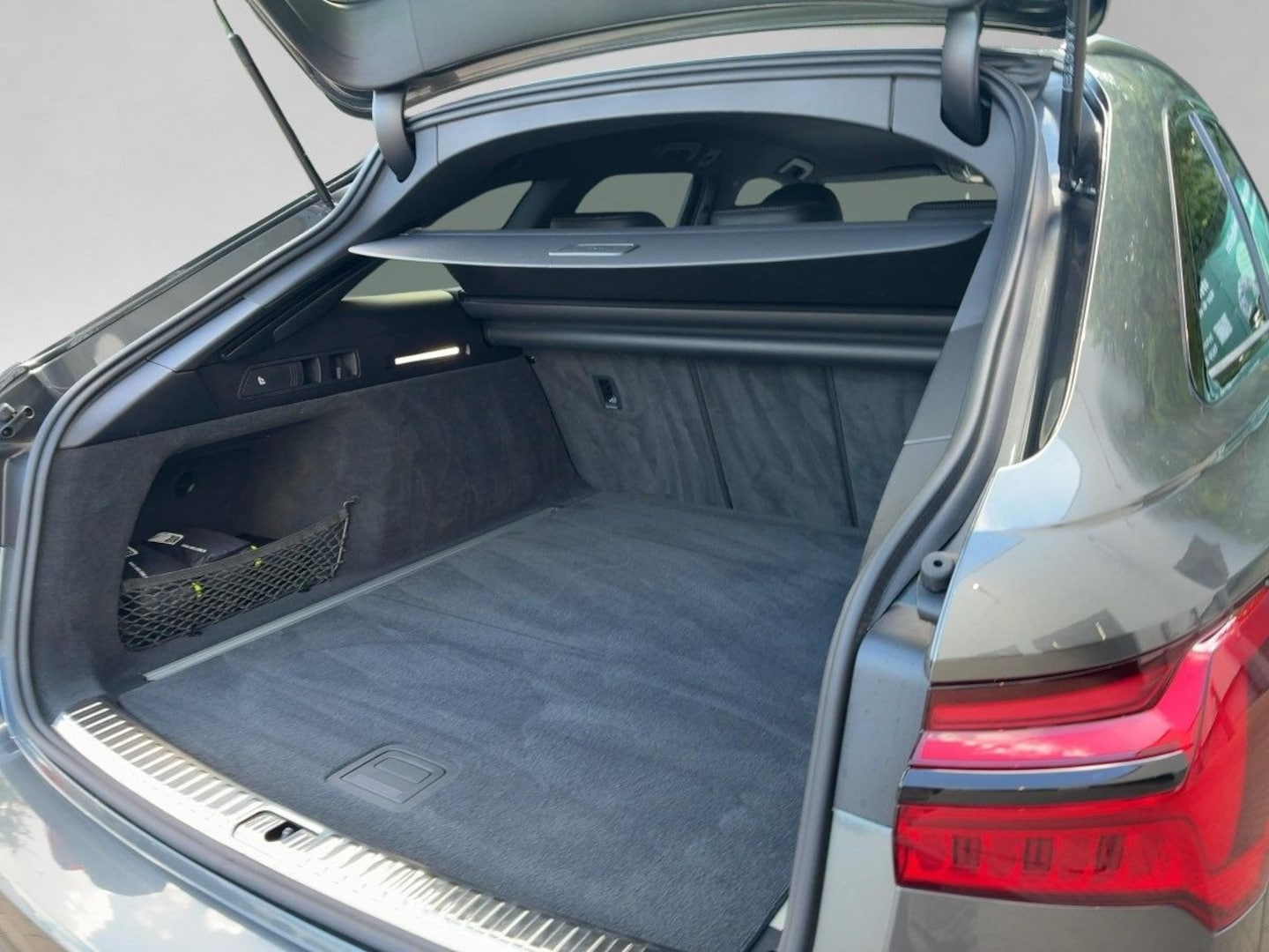 Bild über Audi S6 Avant TDI quattro tiptronic - für weitere Informationen kontaktieren Sie den Audi Partner