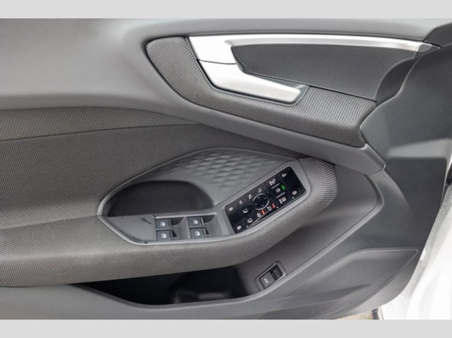 Bild über Audi A5 Avant TDI quattro 150 kW S tronic - für weitere Informationen kontaktieren Sie den Audi Partner