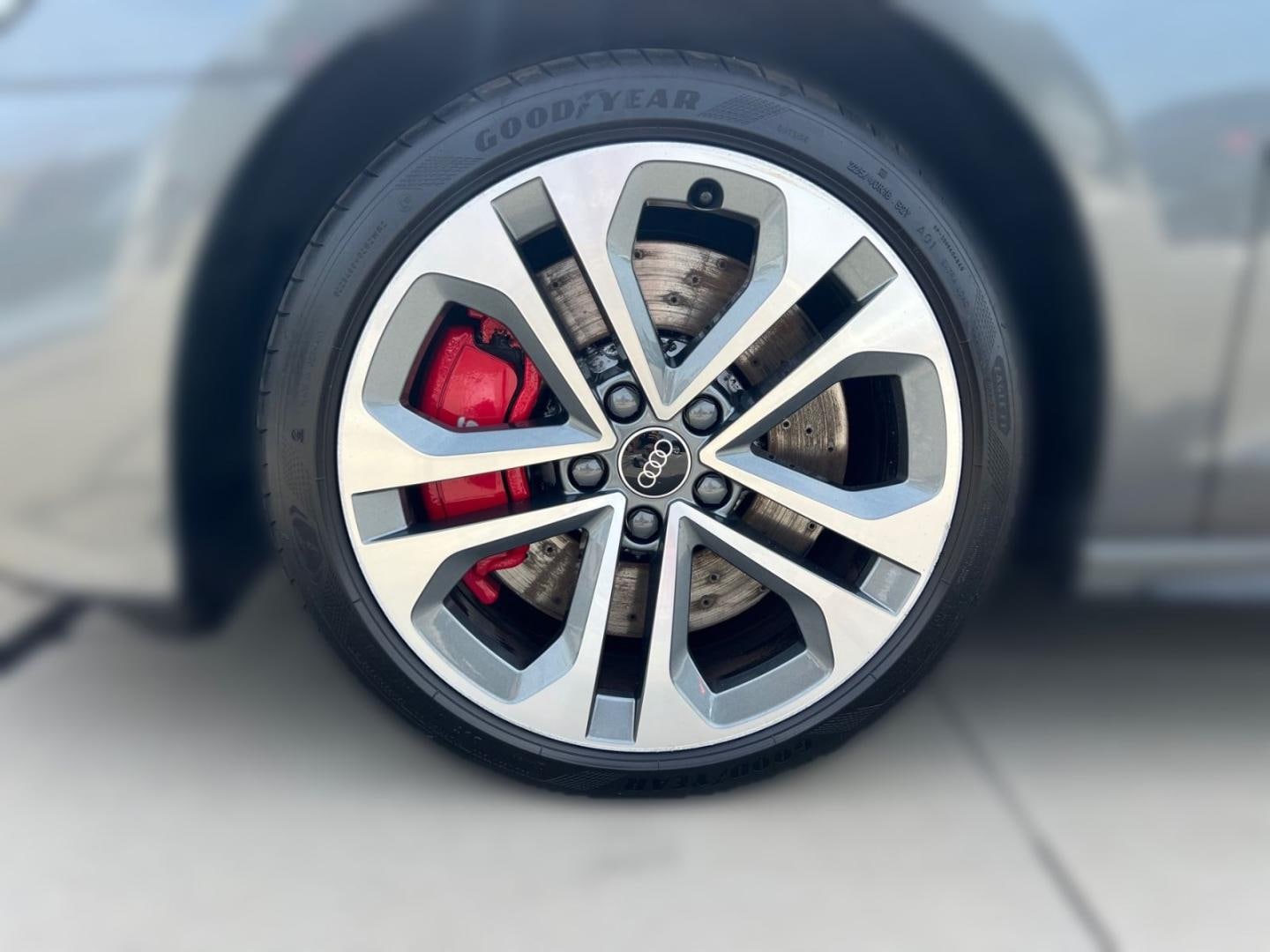 Bild über Audi S3 Sportback TFSI quattro S tronic - für weitere Informationen kontaktieren Sie den Audi Partner