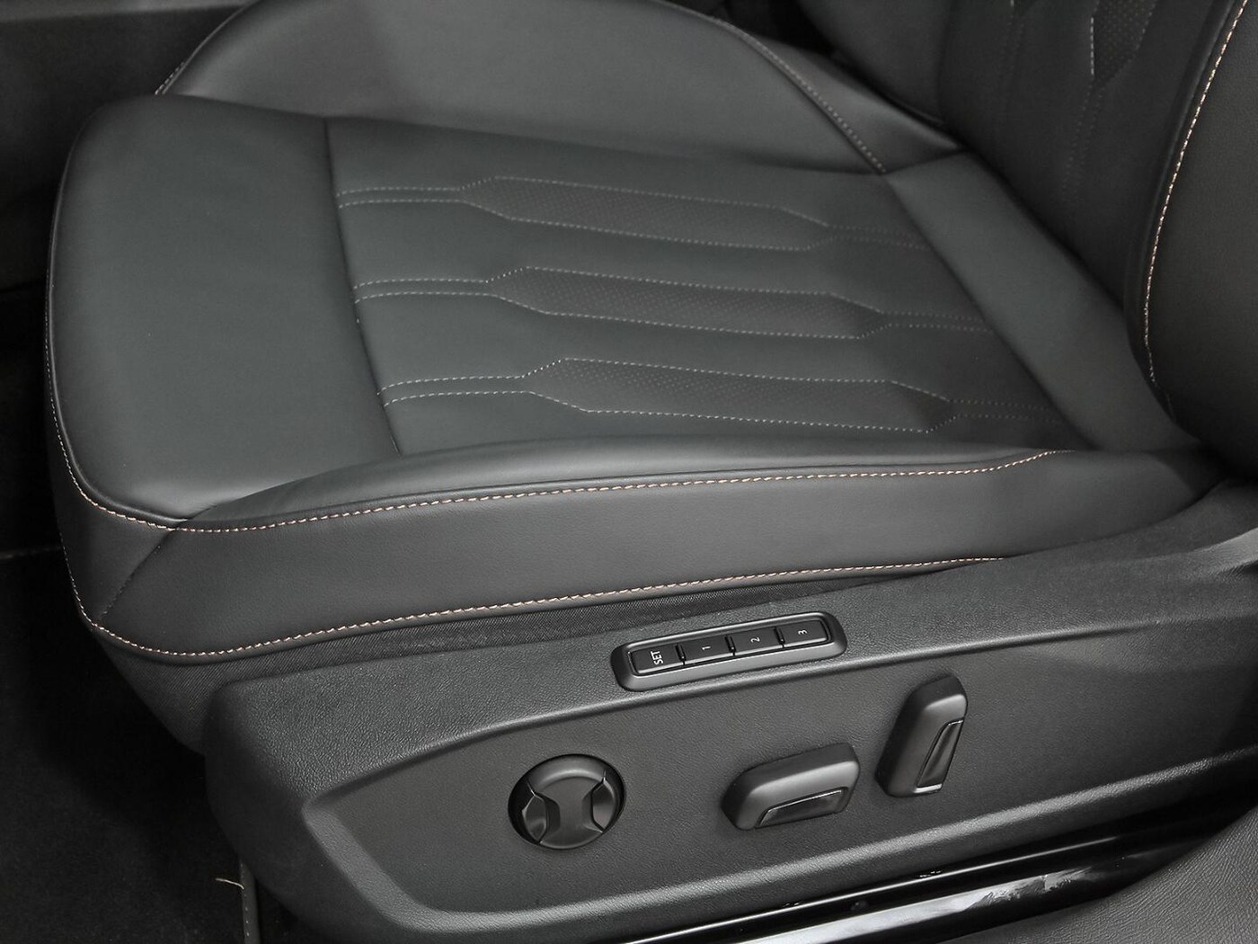 CUPRA Leon León 1.5 eTSI DSG 110 kW (150 CV) — photo 12