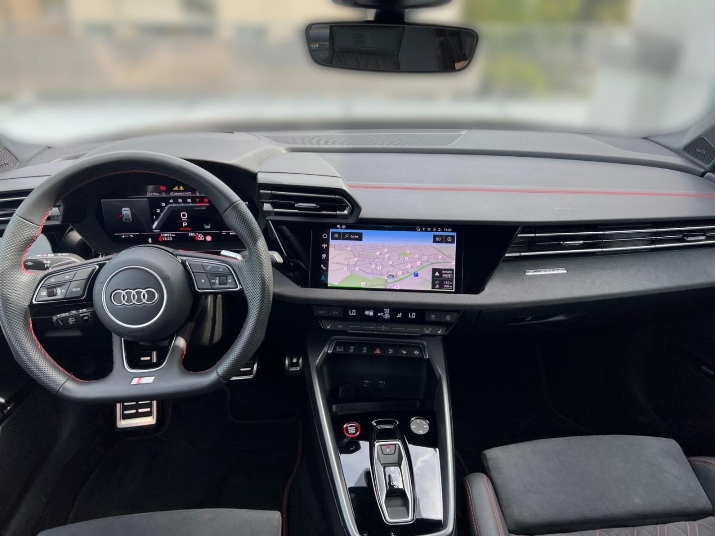 Bild über Audi S3 Sportback TFSI quattro S tronic - für weitere Informationen kontaktieren Sie den Audi Partner