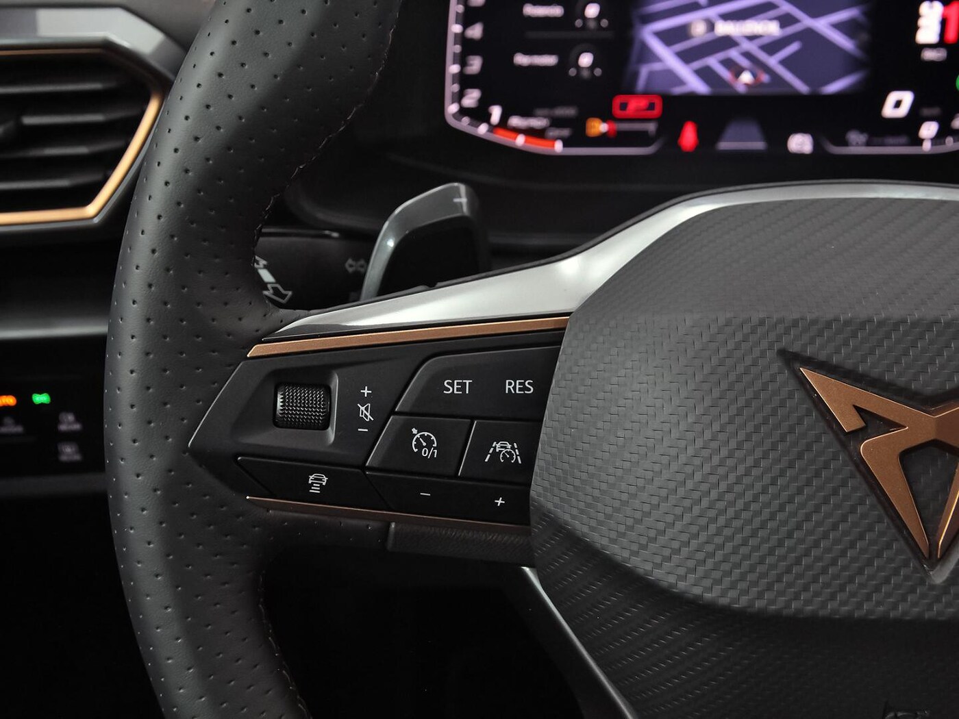 CUPRA Leon León 1.5 eTSI DSG 110 kW (150 CV) — photo 17