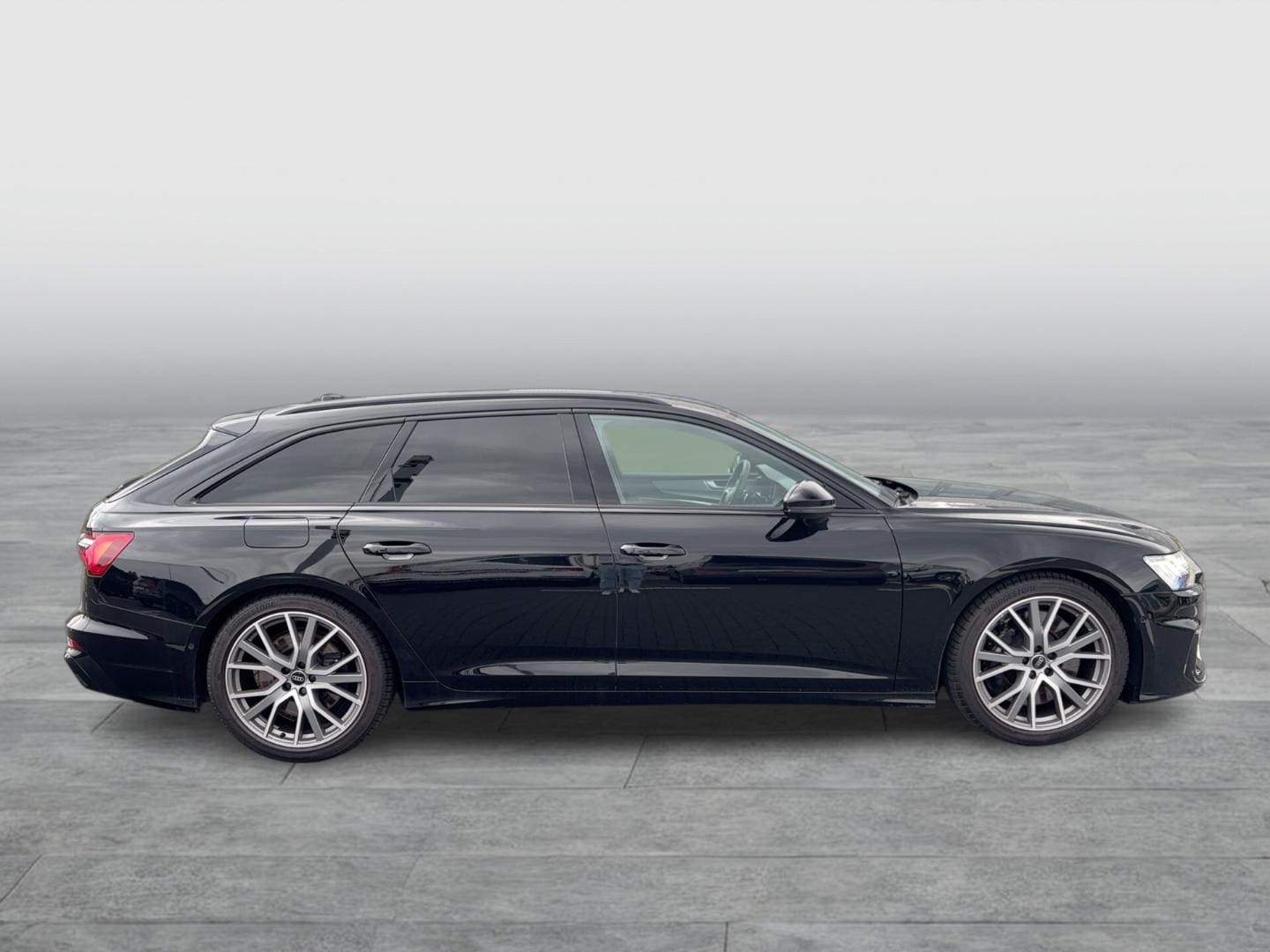 Bild über Audi S6 Avant TDI quattro tiptronic - für weitere Informationen kontaktieren Sie den Audi Partner