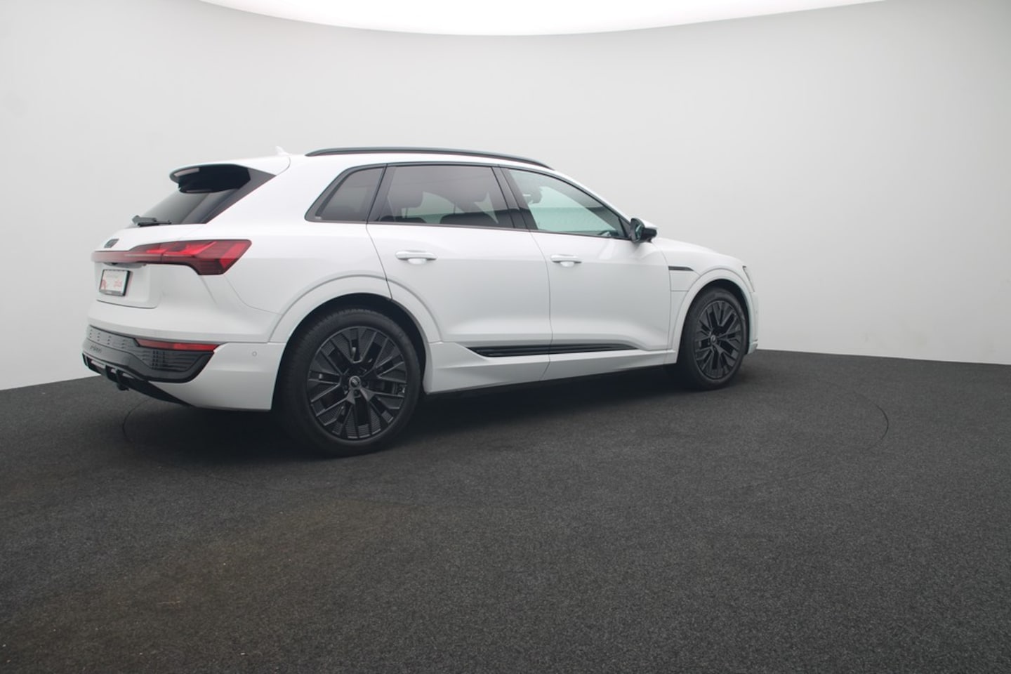 Bild über Audi Q8 e-tron S line 50 e-tron quattro - für weitere Informationen kontaktieren Sie den Audi Partner