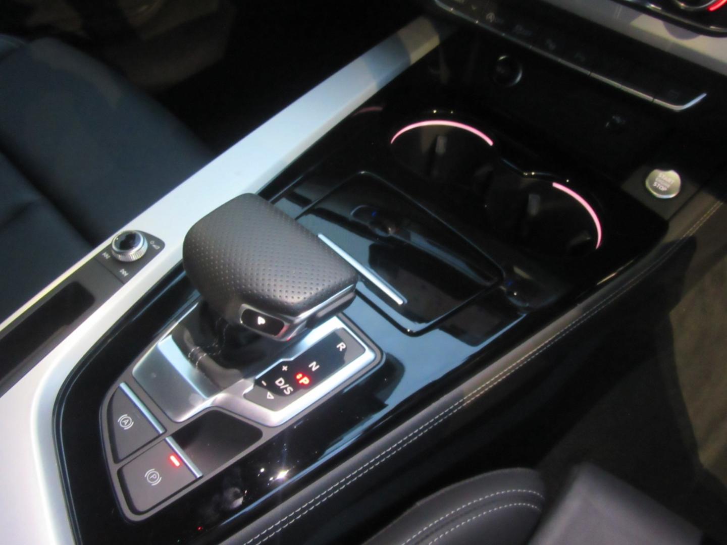 Image about Audi A4 Avant 40 TDI quattro S line 150(204) kW(PS) S tronic