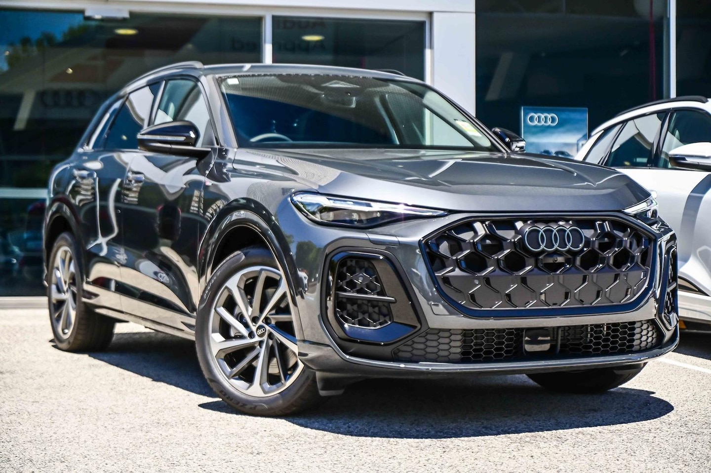 Image about Audi Q5 SUV TDI quattro 150 kW sport