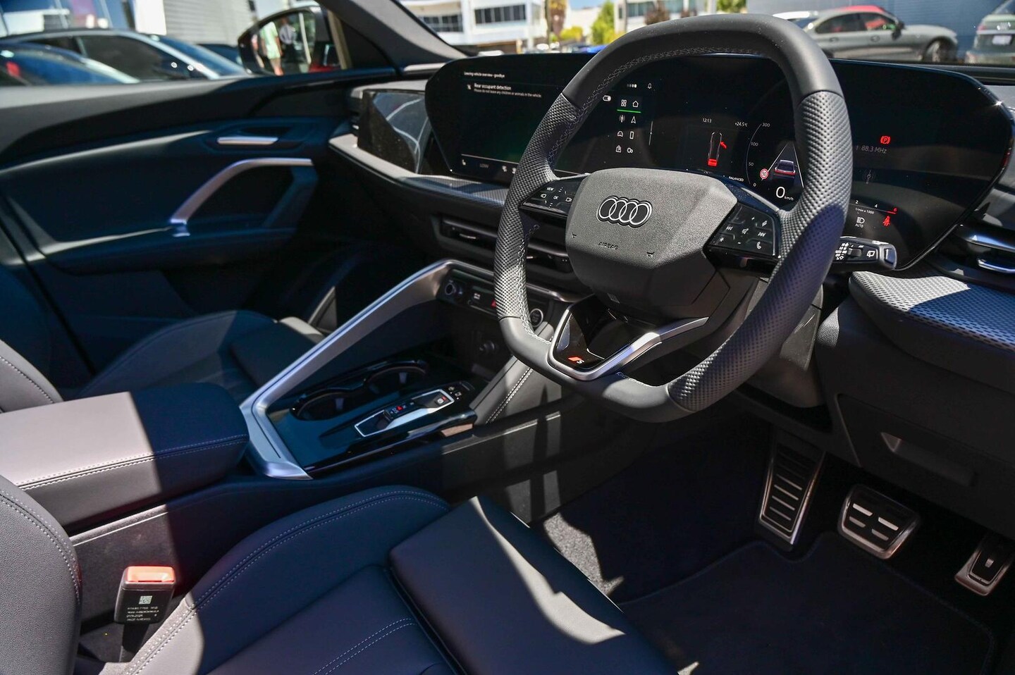 Image about Audi Q5 SUV TDI quattro 150 kW sport