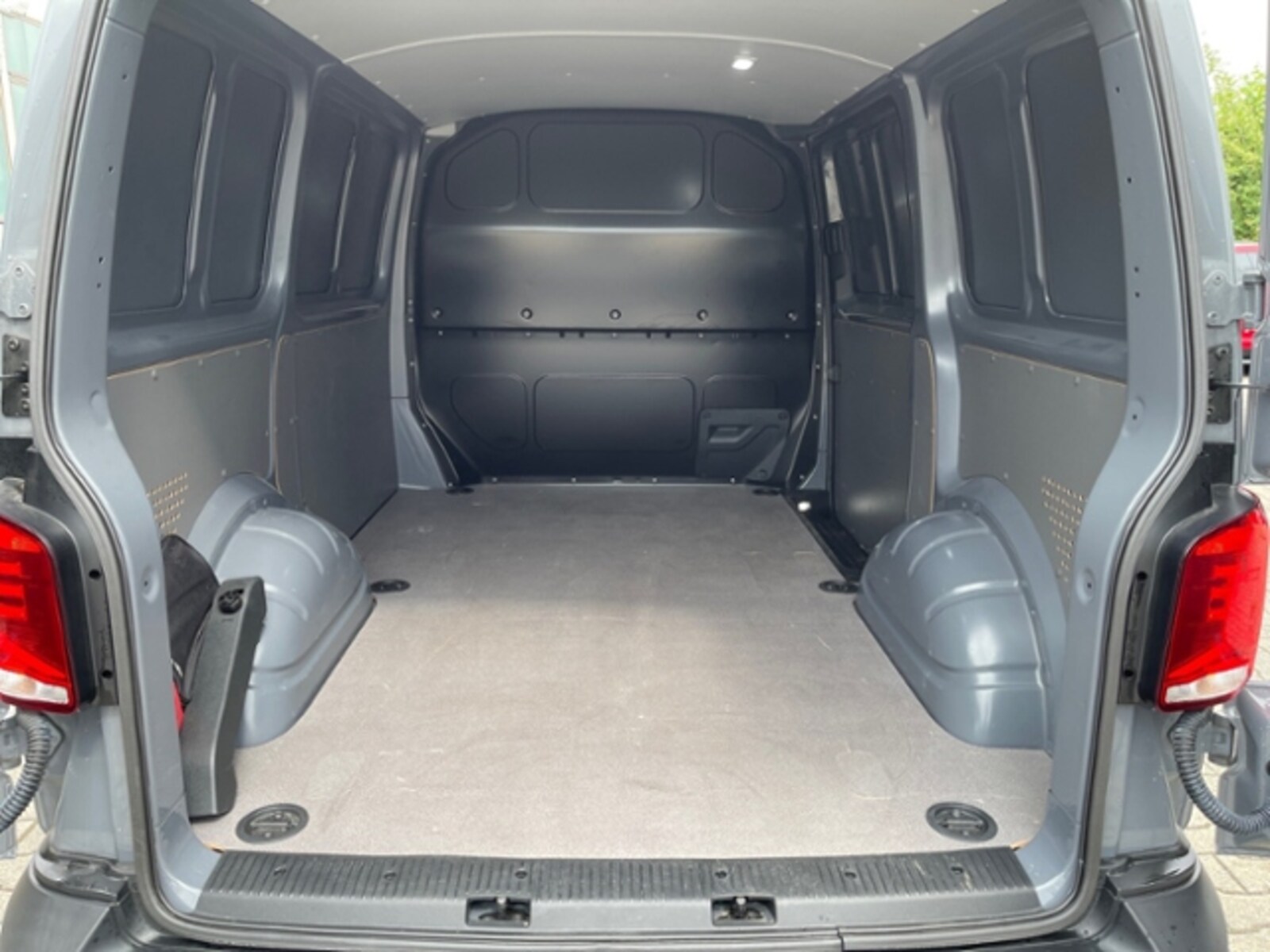 Volkswagen T6.1 Transporter Kasten kurzer Radstand – Bild 8