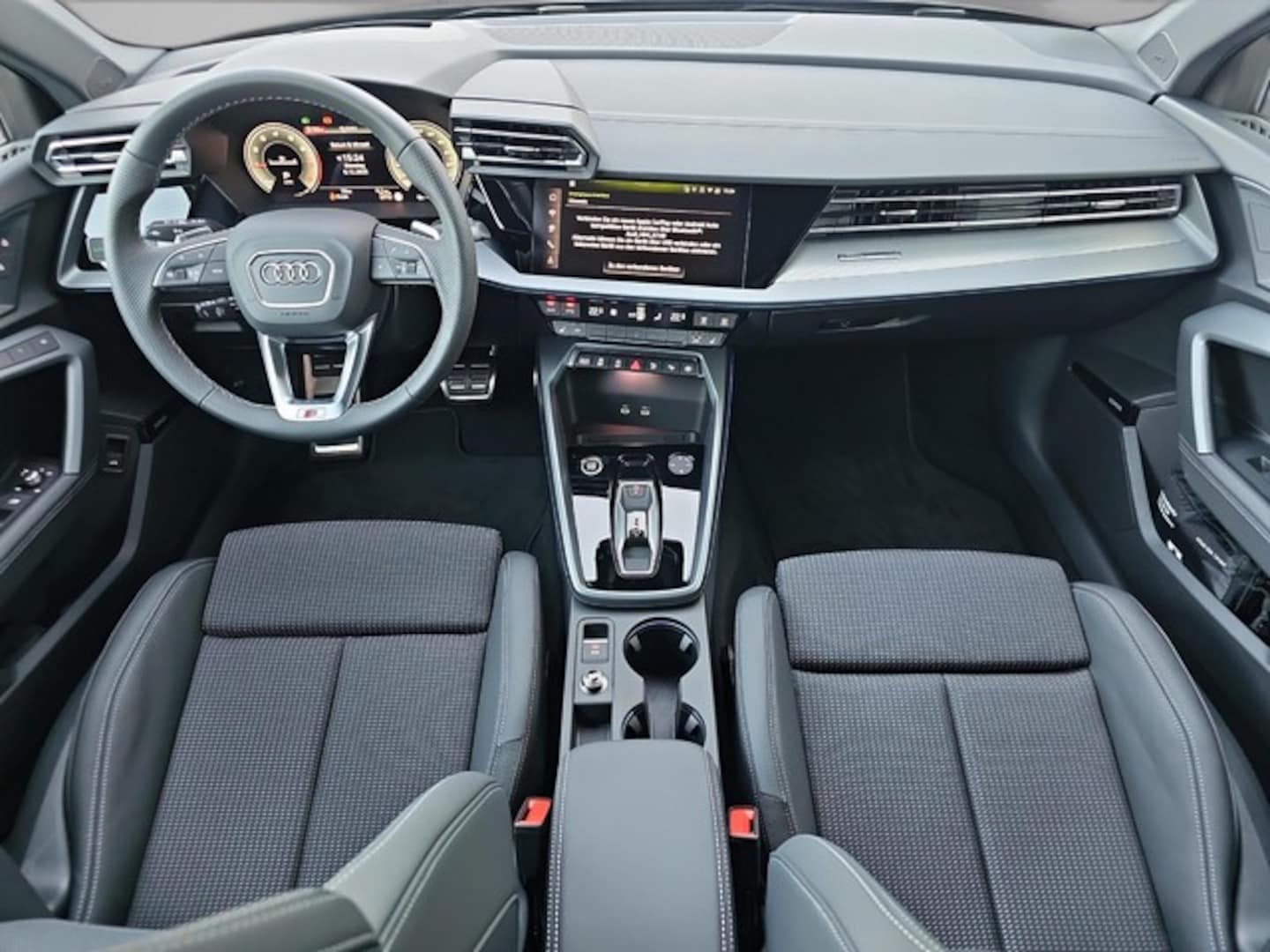 Bild über Audi A3 Sportback TFSI 110 kW S tronic - für weitere Informationen kontaktieren Sie den Audi Partner