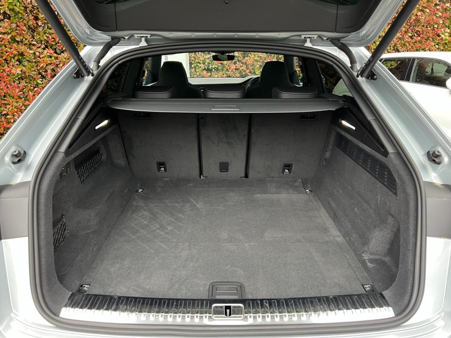 Audi Q8 SUV 55 TFSI quattro S line 250(340) kW(PS) tiptronic for more details contact your dealer